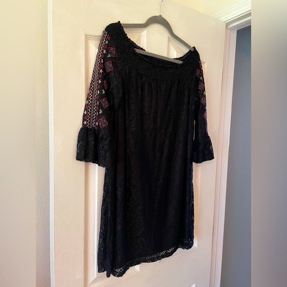 Francesca’s black lace dress or tunic by Miami, sz medium, lovely sleeve detail